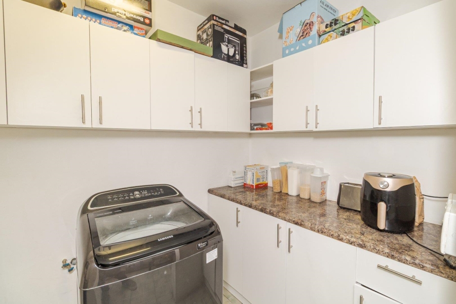 4 Bedroom Property for Sale in Devon Park Western Cape